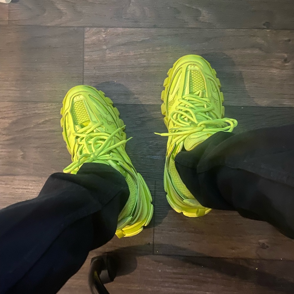 worn a few times not interested in shoes as much.